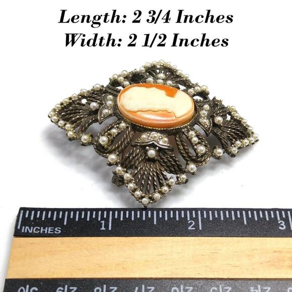 Vintage Cameo Lucite Brooch Pendant Faux Pearl Gold Tone Victorian Style - Picture 4 of 7